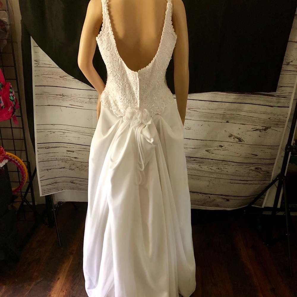 Wedding Gown - Picture 6 of 8